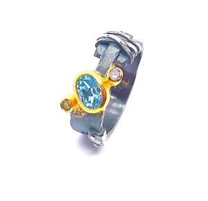 Pierścionek z topazem niebieskim srebro "Mysterious " | Fröhlich Design