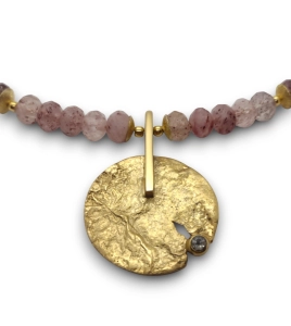 Naszyjnik z morganitem.