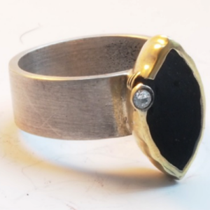 Pierścionek z białą cyrkonią  DP002  Fröhlich Design