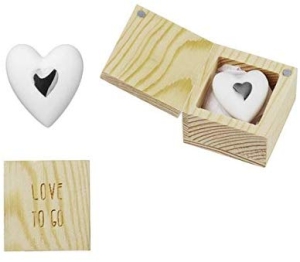 Amulet w pudełeczku: serce "Love to go"