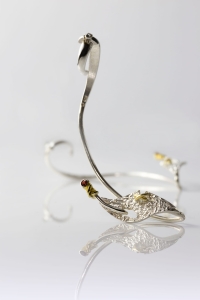 Nausznica "Earcuff two parts" z czerwoną cyrkonią- lewa | Fröhlich Design