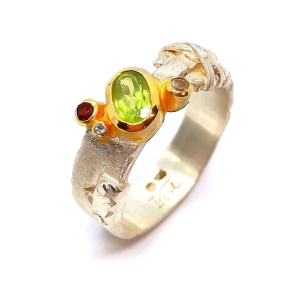 Pierścionek z perydotytem srebro "Mysterious " | Fröhlich Design