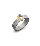 Pierścionek ze złotą wstawką "Gold in freshly fallen snow with gemstone" | Fröhlich Design