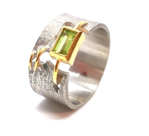 Pierścionek z perydotytem srebro "Precious bond" | Fröhlich Design