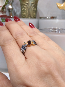 Pierścionek z granatem srebro "Mysterious " | Fröhlich Design